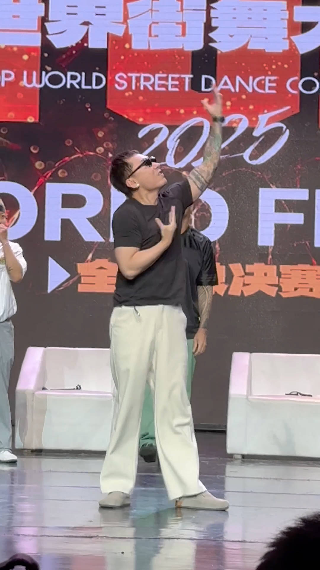 九游娱乐-2025TOP世界街舞大赛总决赛裁判秀-JR的简单介绍